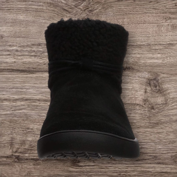 Koolaburra By UGG SZ 6 Black Suede Ankle Boots - Picture 4 of 9